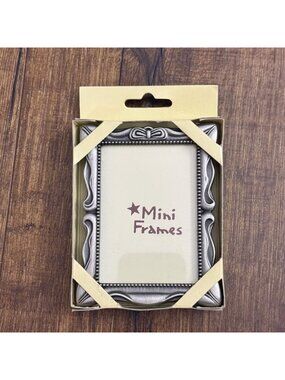 Weston Gallery Crest Pewter Mini Frame 2"x3"